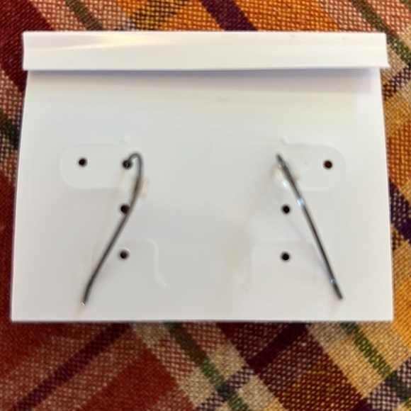 ‎Earrings - Picture 3 of 5